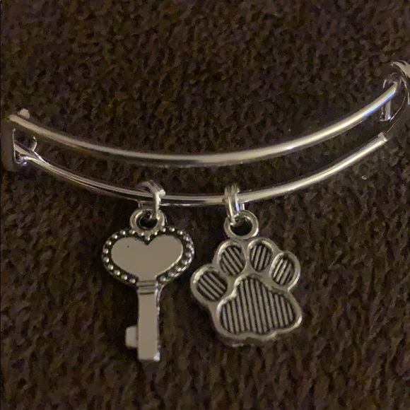 Dangle Bracelet - Picture 3 of 3